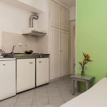 Dionysos Lefkas نيدري