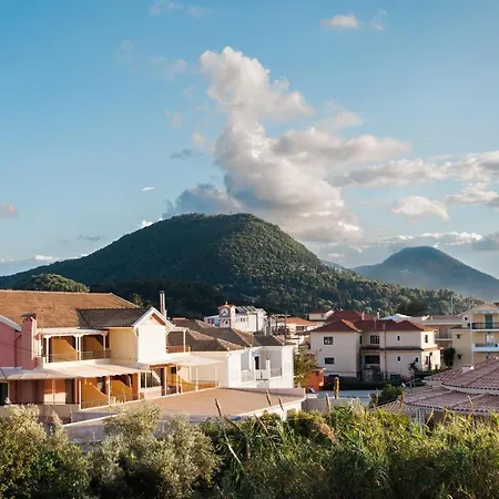 شقة فندقية Dionysos Lefkas 3*