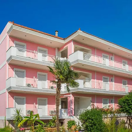 Dionysos Lefkas Appart hôtel *