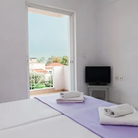 Dionysos Lefkas Апарт-отель Нидри