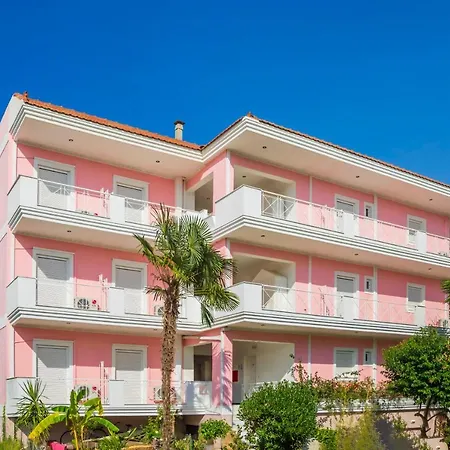 Dionysos Lefkas Apartmanhotel 3*