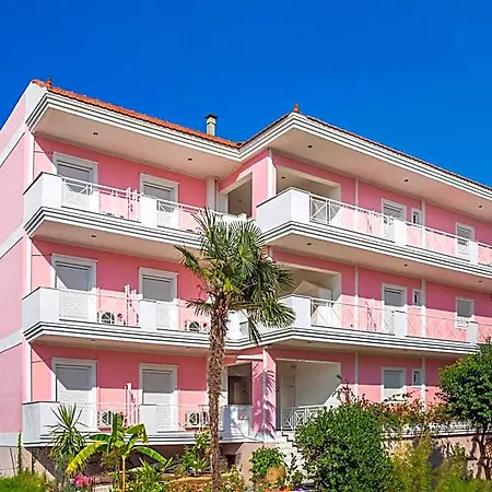 Dionysos Lefkas 3*
