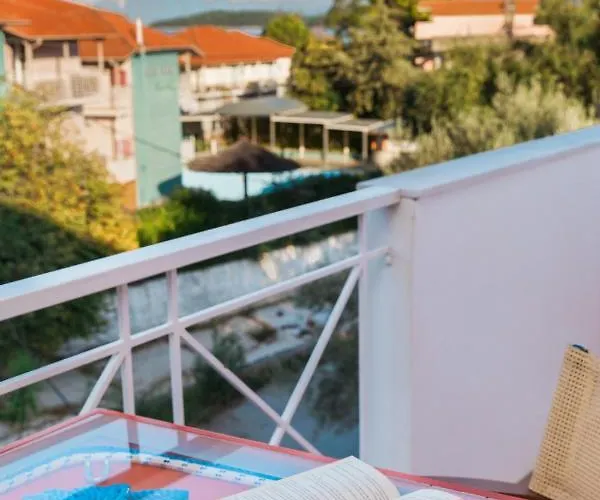 Dionysos Lefkas Aparthotel 3*